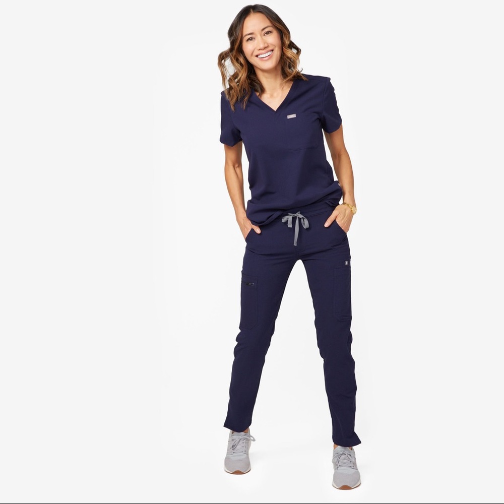 NWOT Figs Yola Skinny Scrub Pants Size Medium Navy